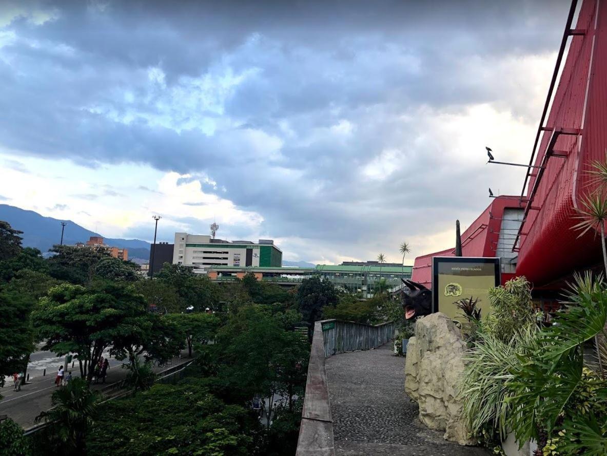 Casa Hotel Manco Mora Medellin Bagian luar foto